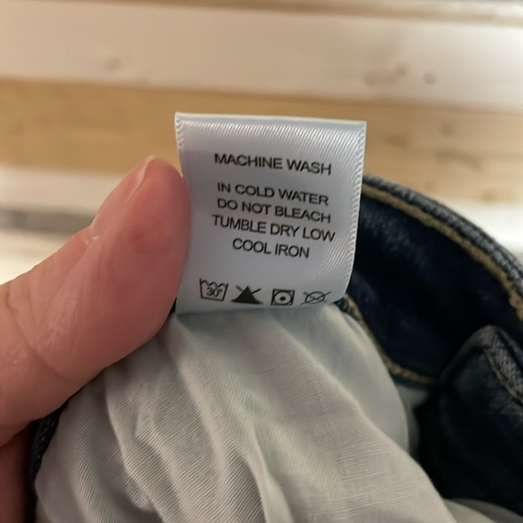 Judy Blue size 1/25 relaxed fit high waist medium wash distressed jeans - Picture 14 of 15